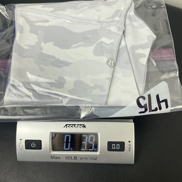 Lululemon Womens Wunder Under Shorts Size 2 Ribbed White Camo 10" Inseam - Picture 10 of 10